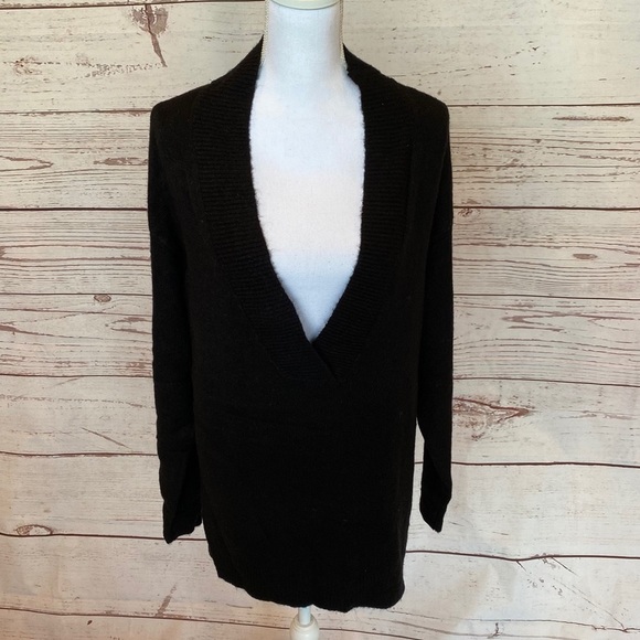 RDI Deep V-Neck Tunic Knit Split Hem Sweater NWT - Picture 3 of 10